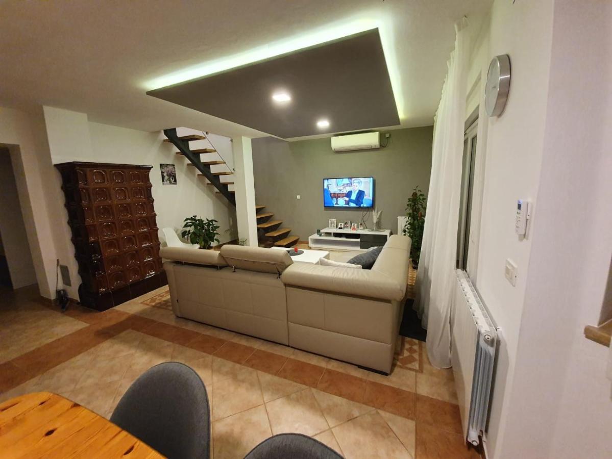 Holiday Home Nikol Pula Bagian luar foto