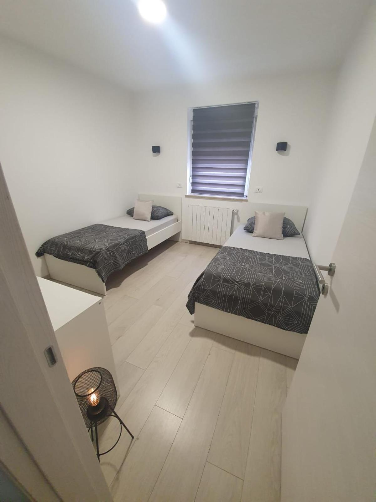 Holiday Home Nikol Pula Bagian luar foto