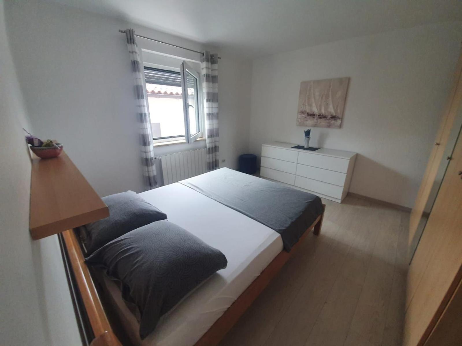 Holiday Home Nikol Pula Bagian luar foto