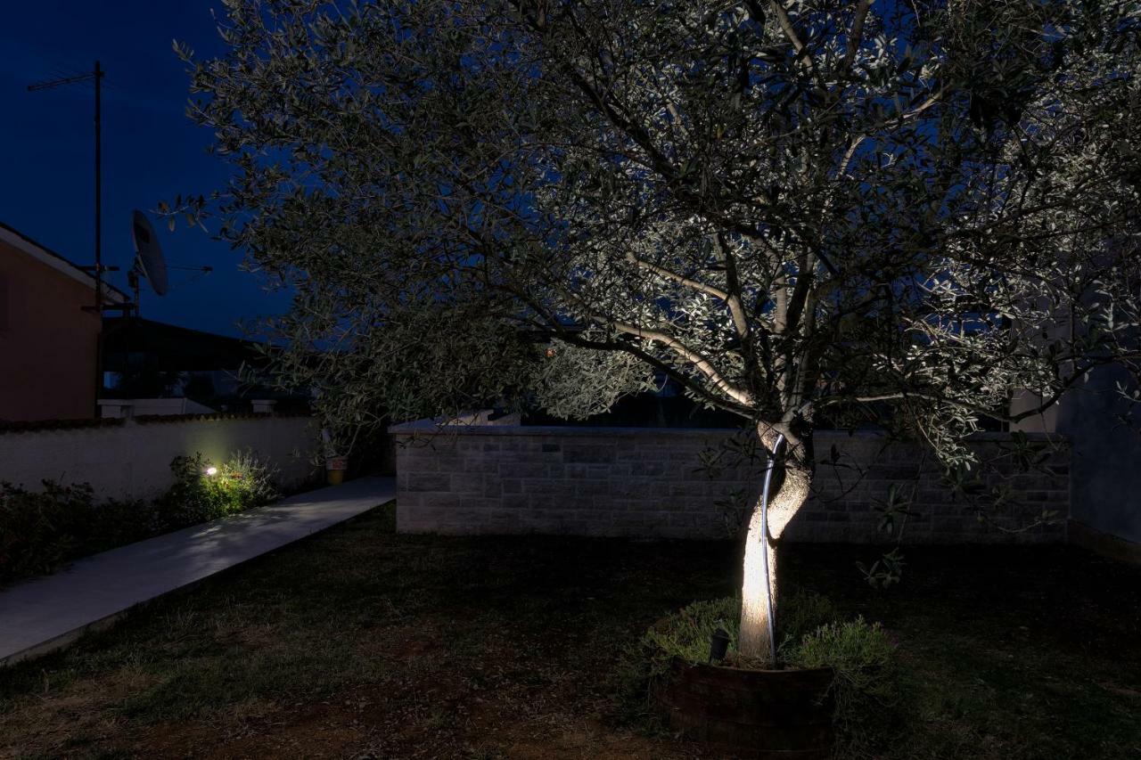 Holiday Home Nikol Pula Bagian luar foto