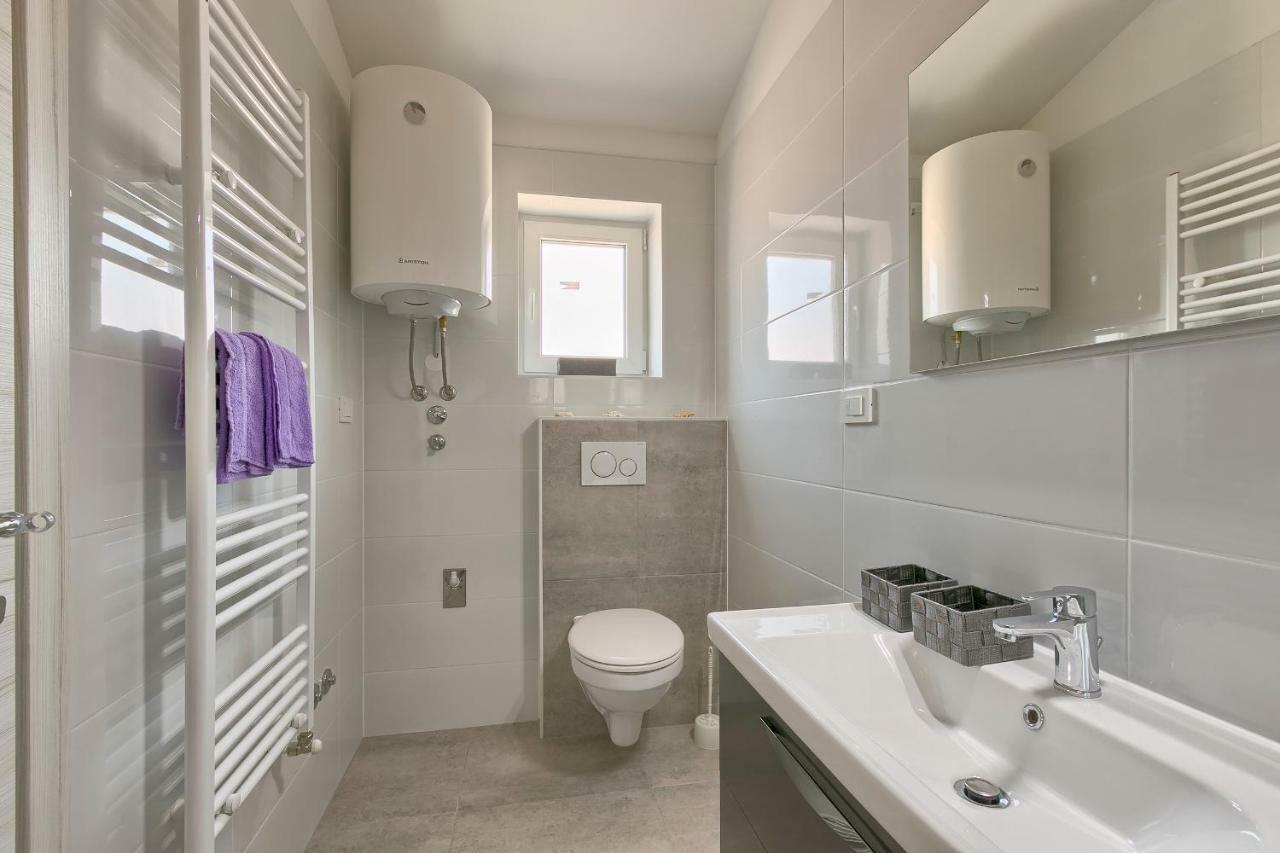 Holiday Home Nikol Pula Bagian luar foto
