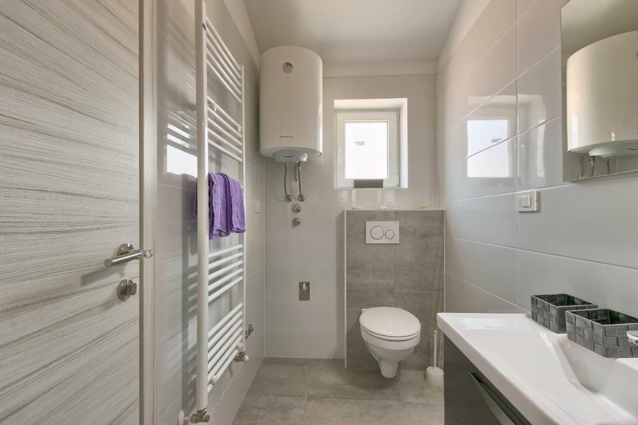 Holiday Home Nikol Pula Bagian luar foto
