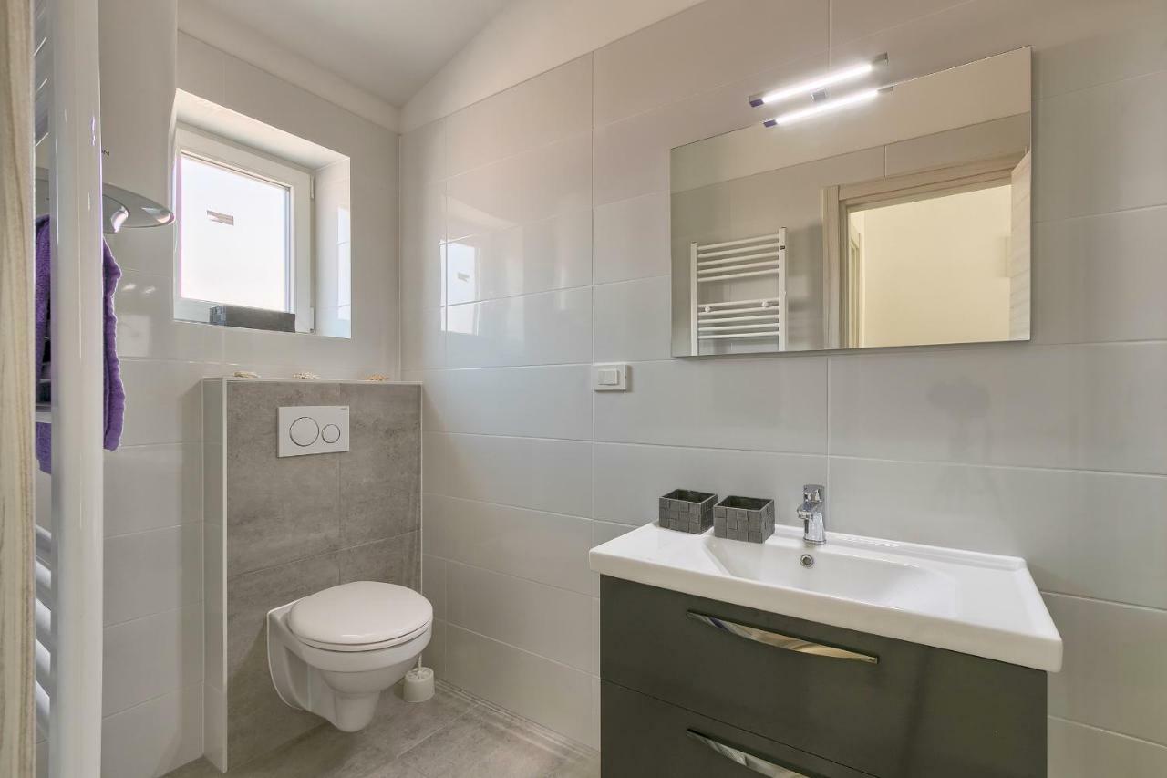 Holiday Home Nikol Pula Bagian luar foto